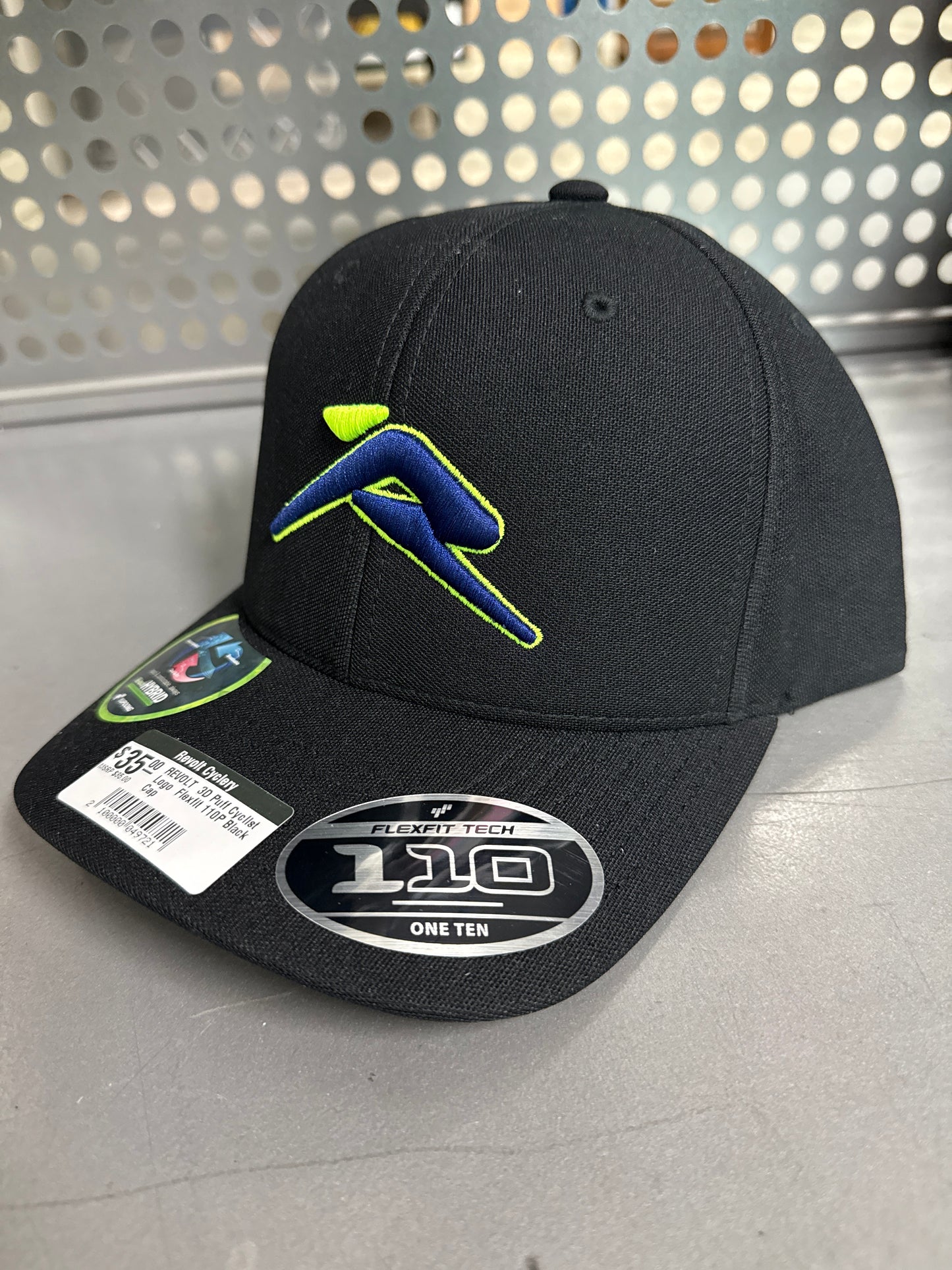 REVOLT LOGO HAT BLACK ONE10