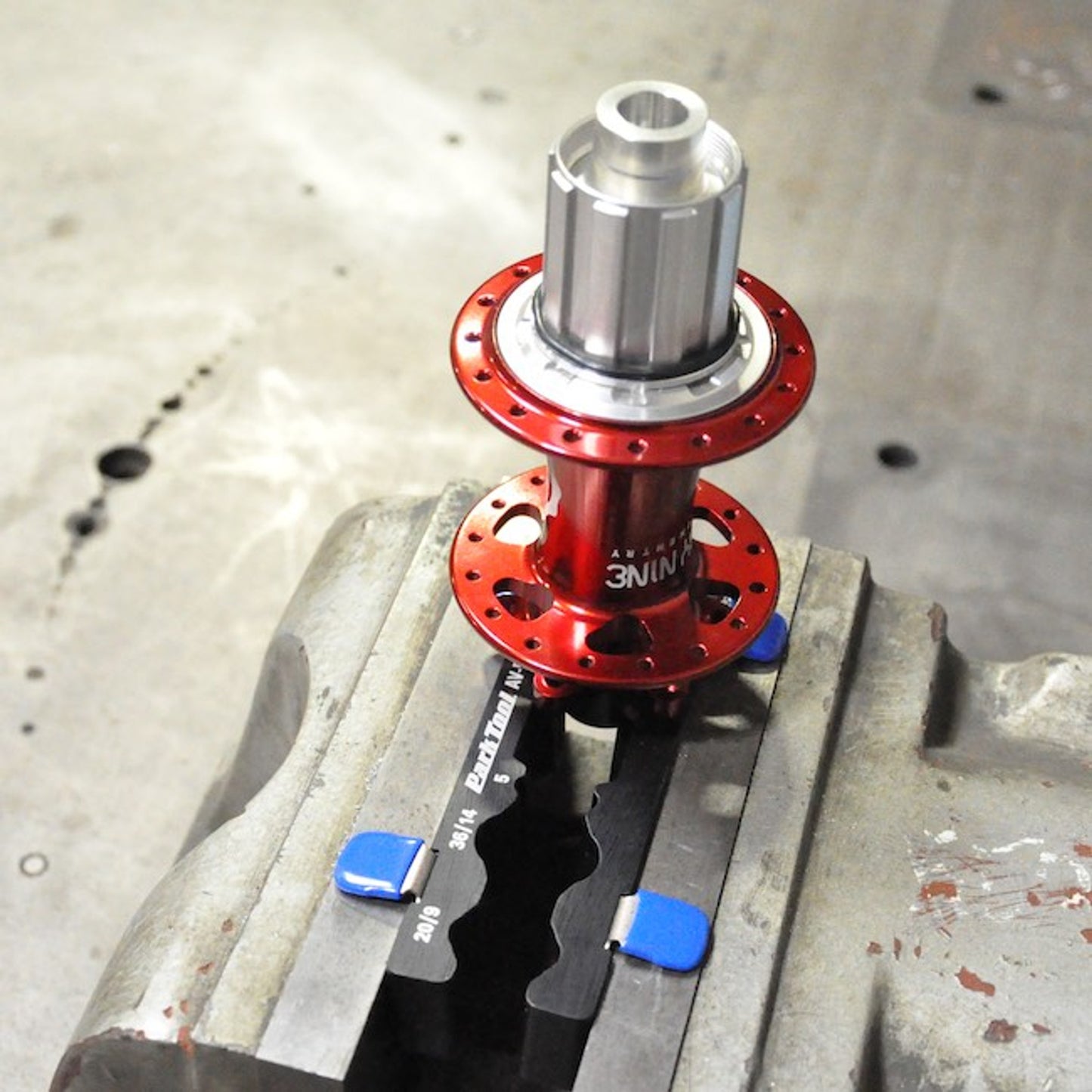 TOOL HUB AXLE VISE PARK AV-5 5-36mm/V-BLOCK/1in HEX