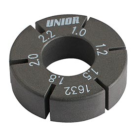 Flat spoke holder