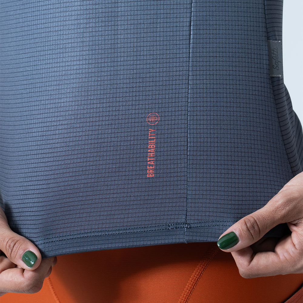 WOMEN'S GRAPHITE SHORT SLEEVE RUNNING T-SHIRT