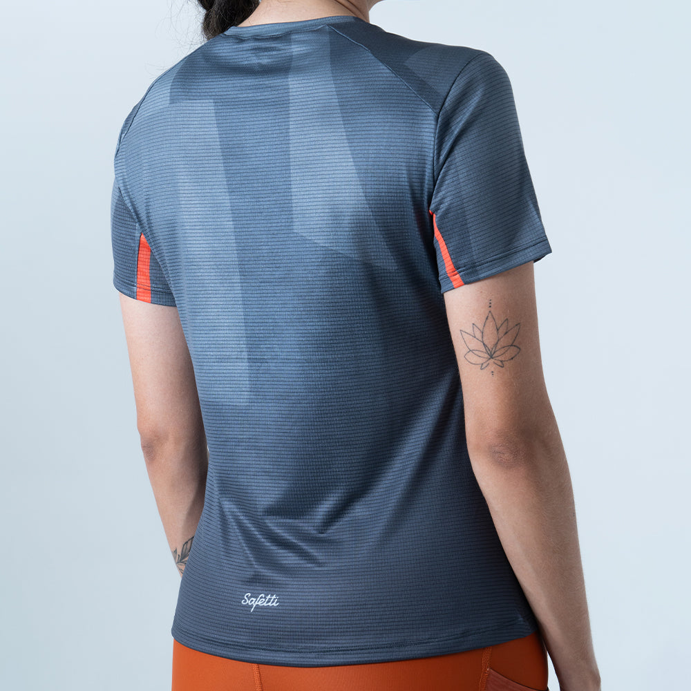 WOMEN'S GRAPHITE SHORT SLEEVE RUNNING T-SHIRT