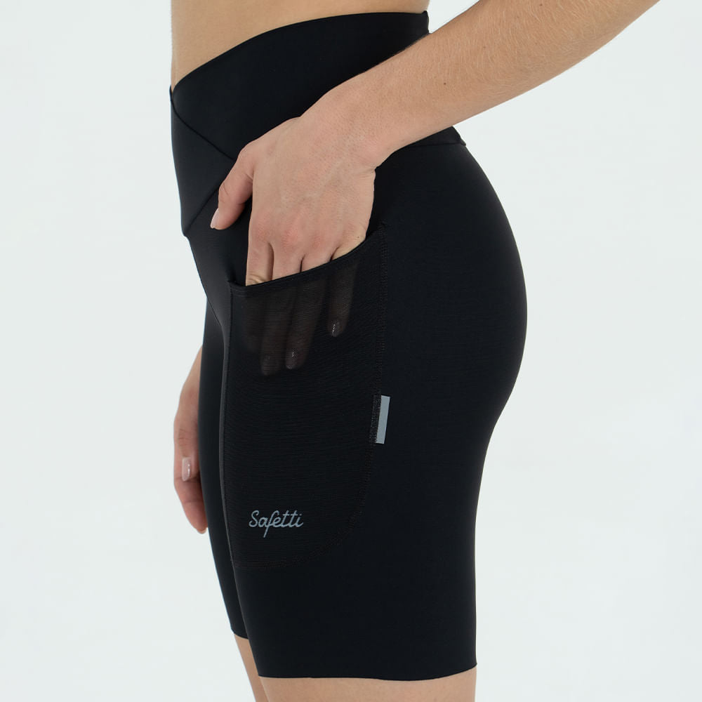 WOMEN'S TITAN BLACK RUNNING SHORTS
